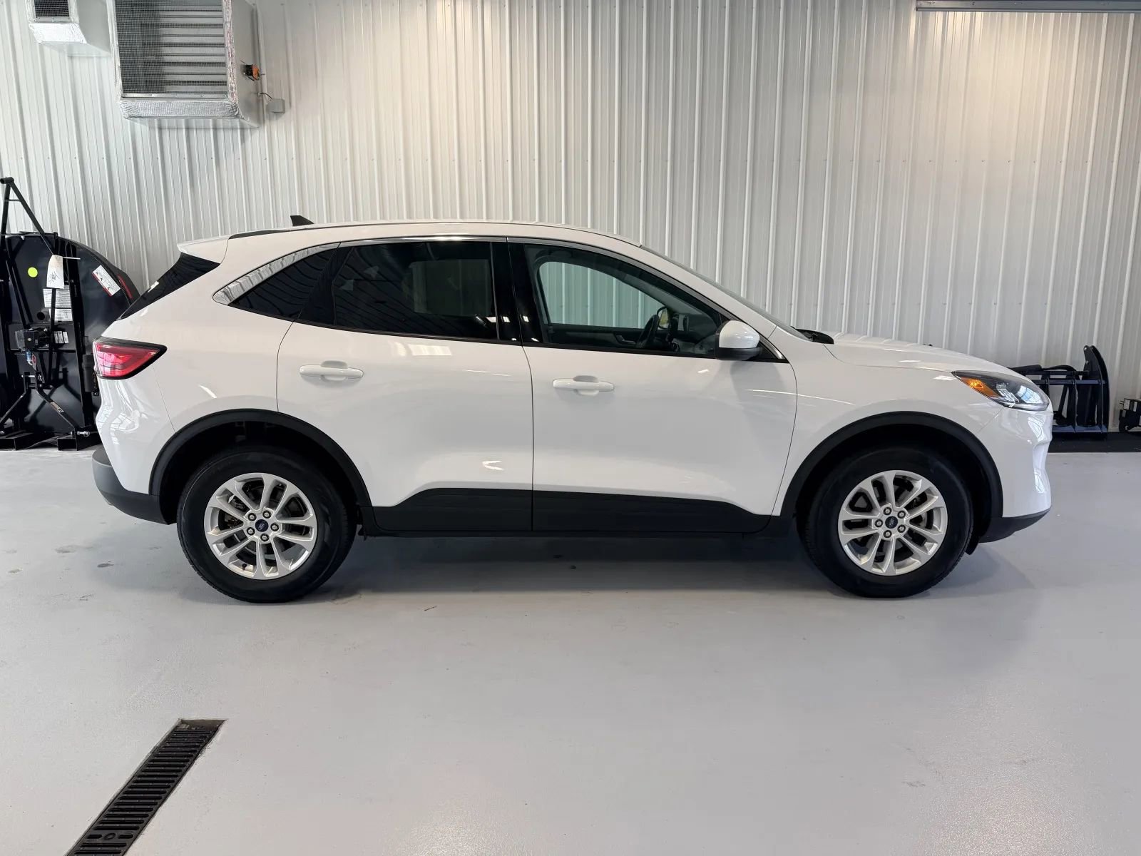 Used 2021 Ford Escape SE AWD/4WD image 2