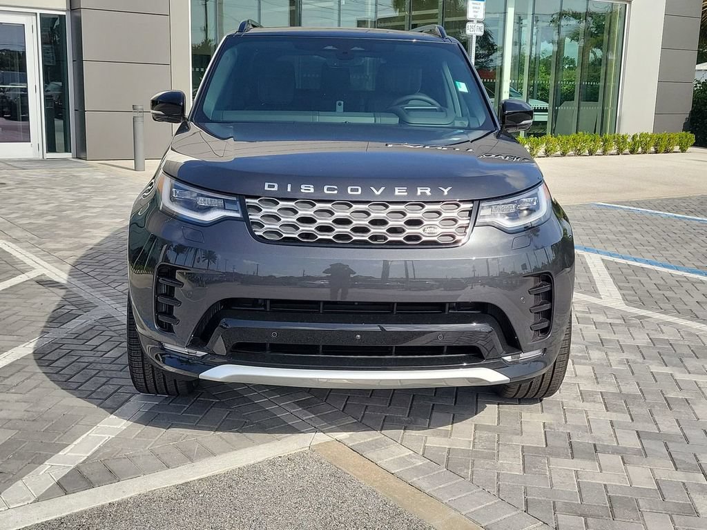 New 2025 Land Rover Discovery Metropolitan Edition AWD/4WD image 8