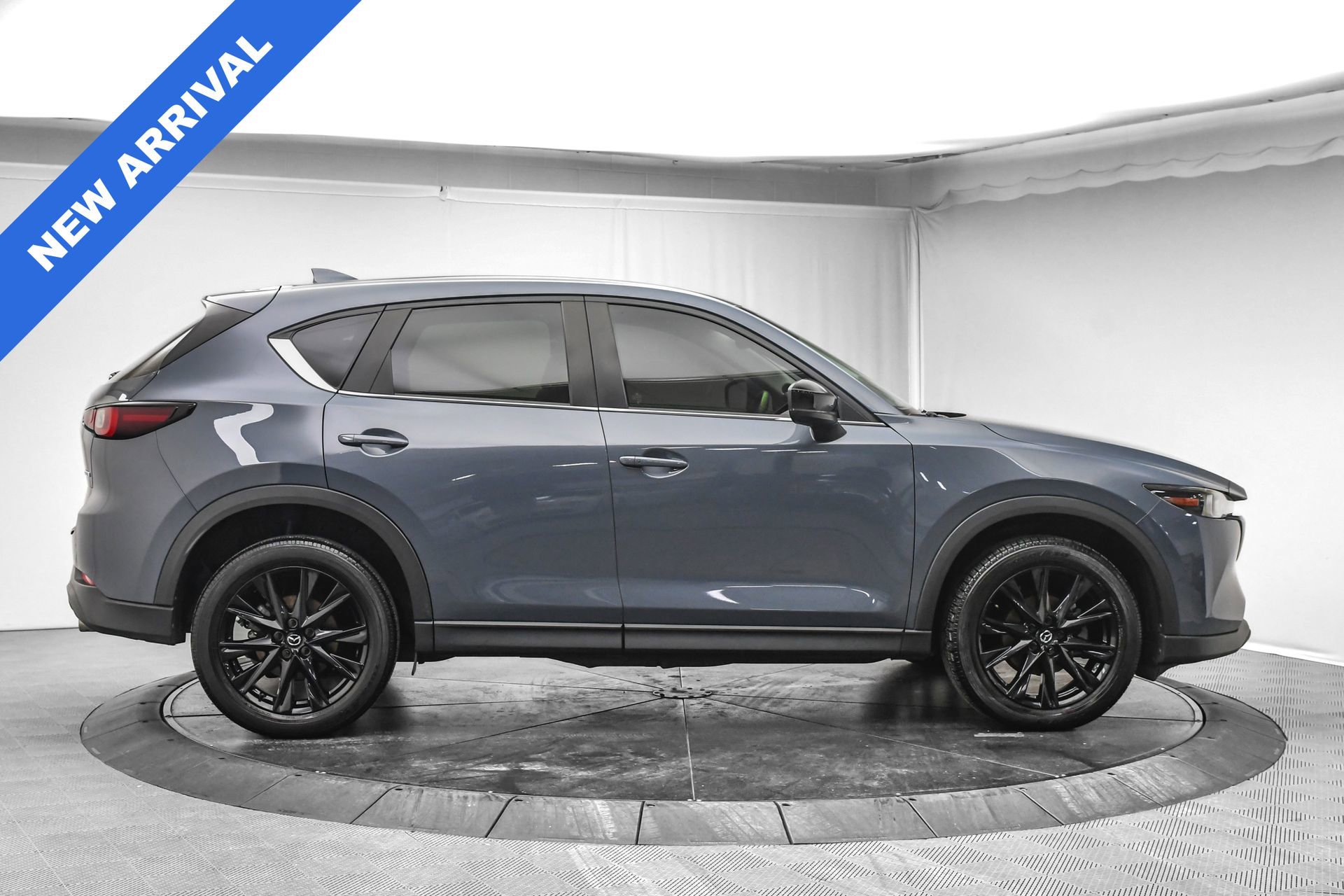 Used 2023 MAZDA CX-5 Carbon Edition image 9