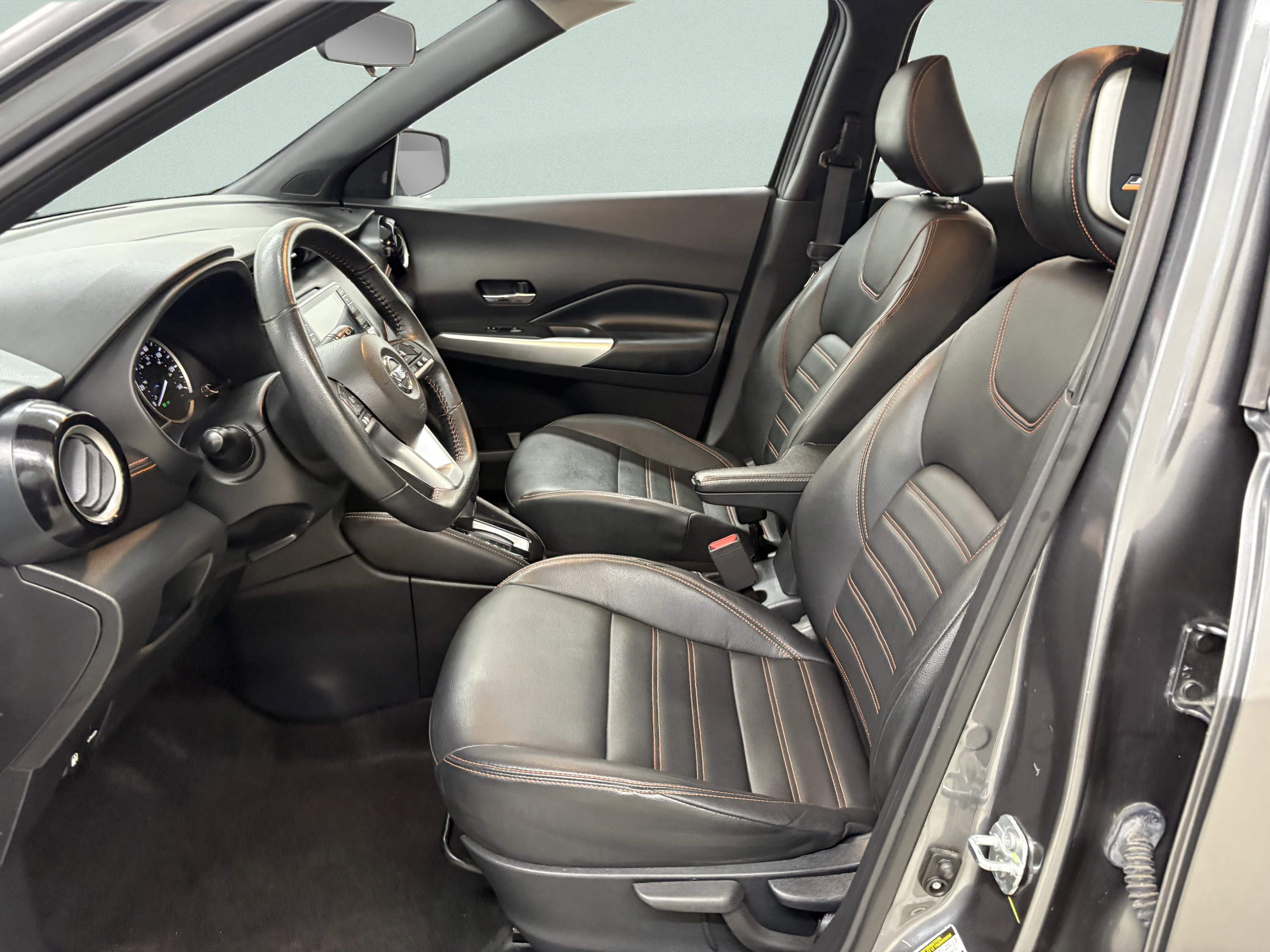 Used 2020 Nissan Kicks SR w/ SR Premium Package FWD image 11