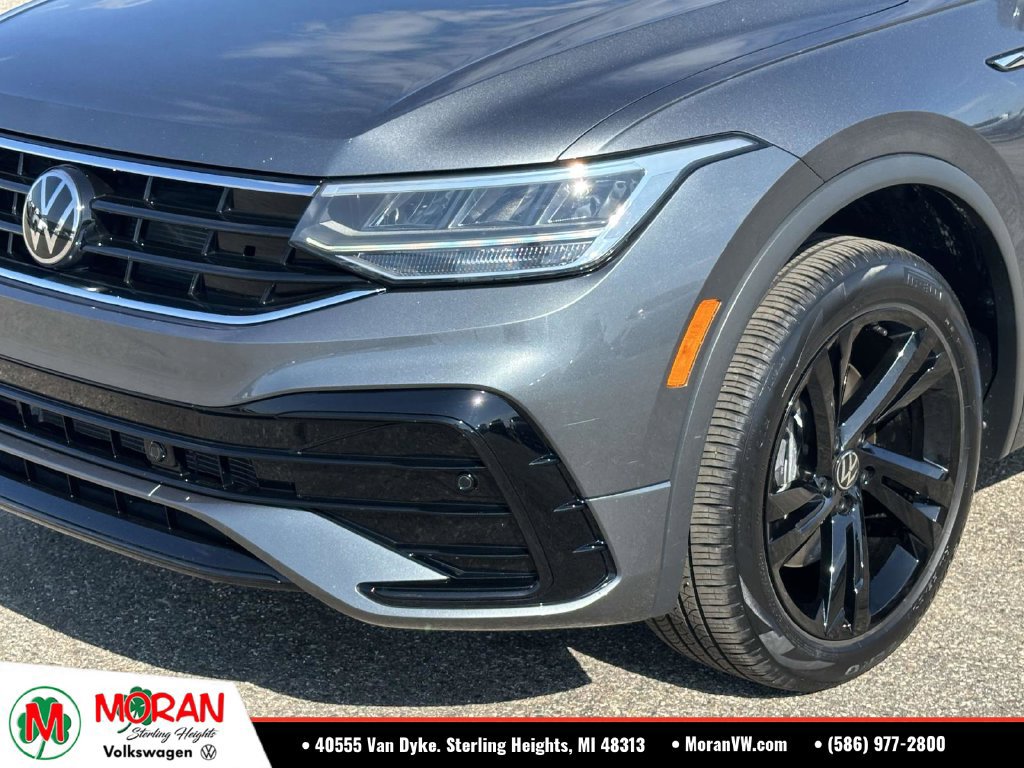 Used 2024 Volkswagen Tiguan SE R-Line AWD/4WD image 7