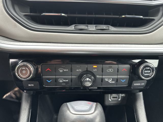 Used 2025 Jeep Compass Limited AWD/4WD image 18