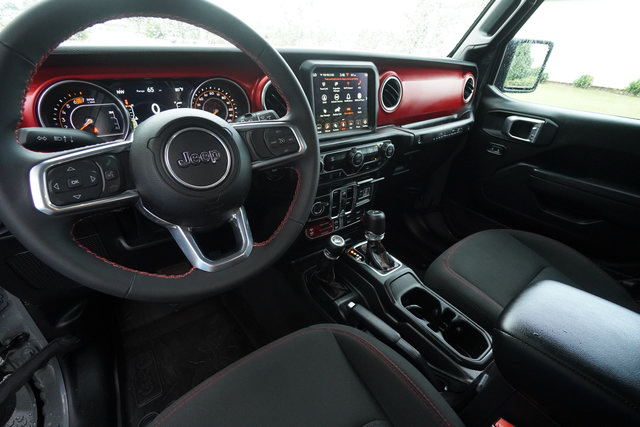 Used 2023 Jeep Wrangler Unlimited Rubicon AWD/4WD image 23