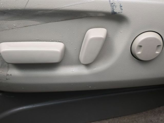 Used 2013 Toyota Sienna LE image 33