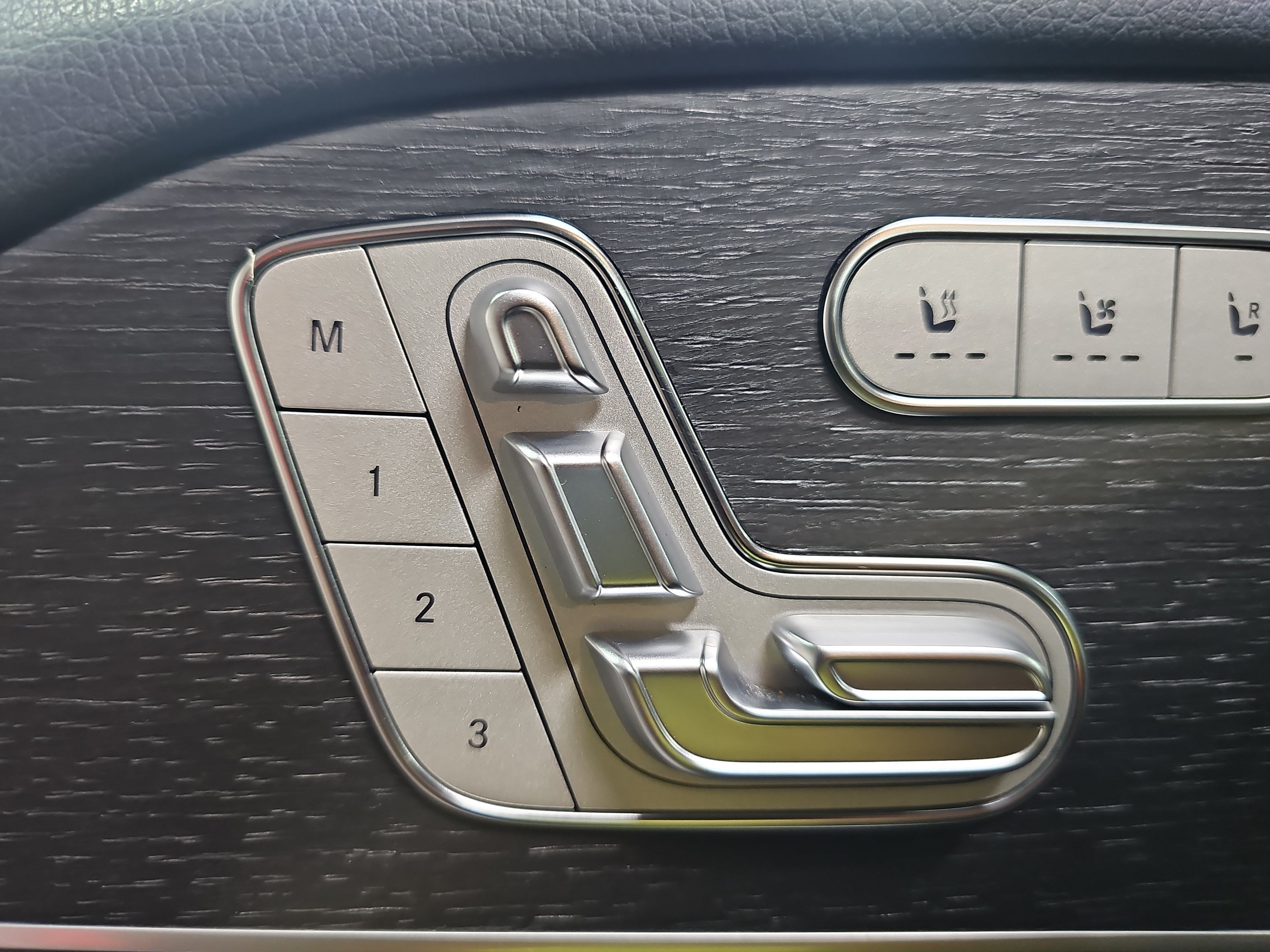 Used 2024 Mercedes-Benz GLE 350 4MATIC image 28