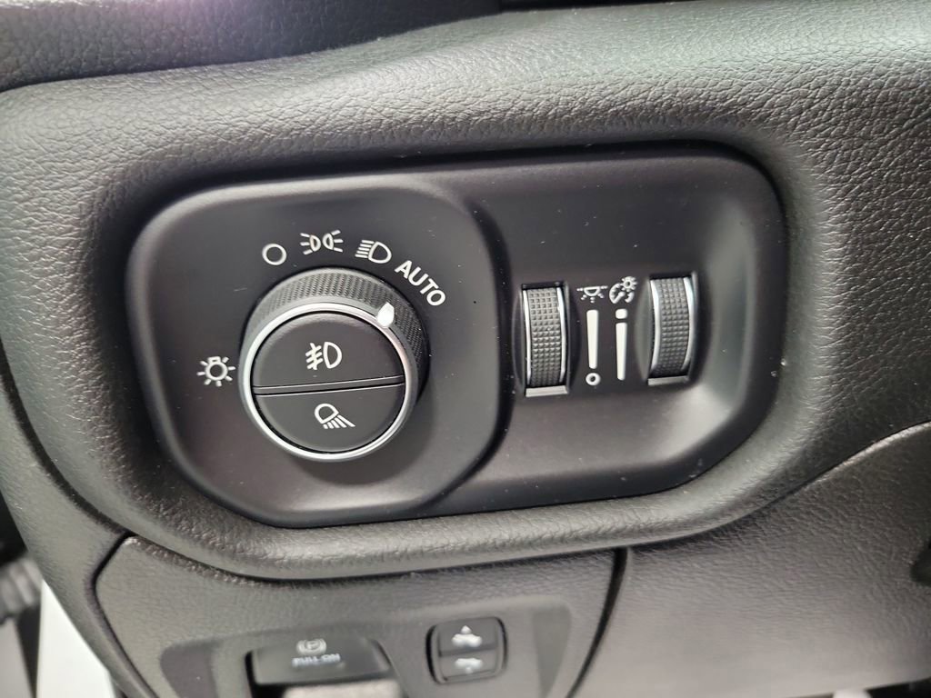 Used 2024 RAM 1500 Laramie image 34