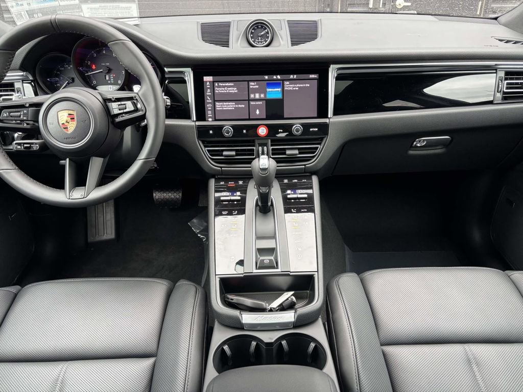 New 2026 Porsche Macan image 18