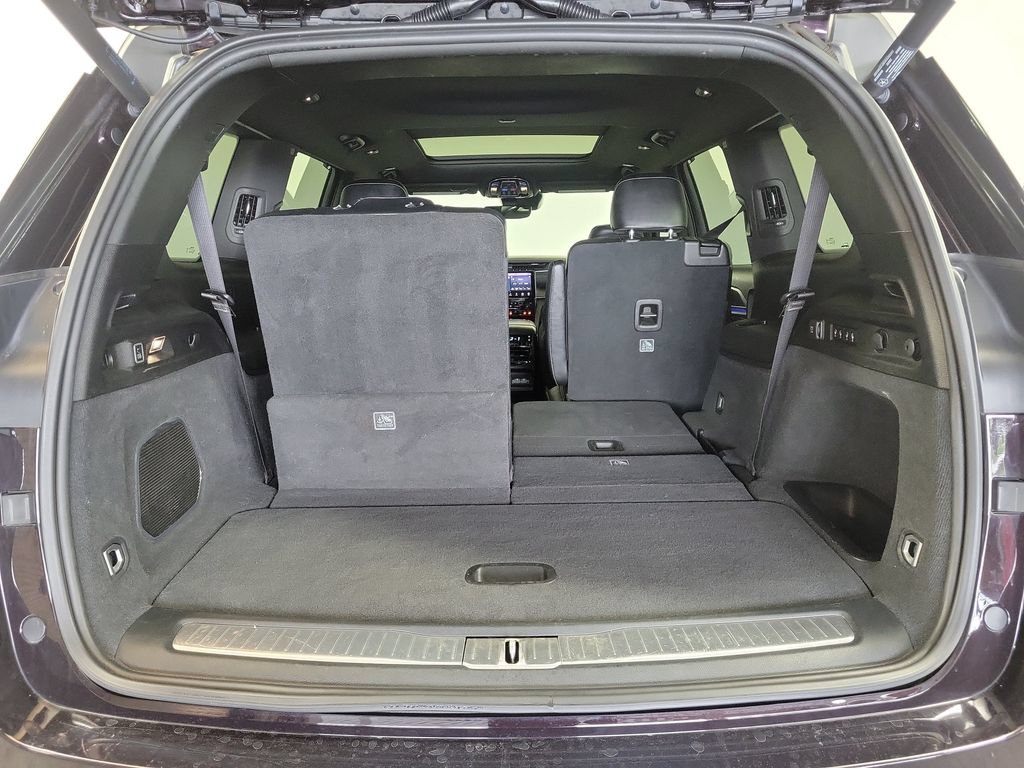 Used 2023 Jeep Grand Cherokee L Overland RWD image 26