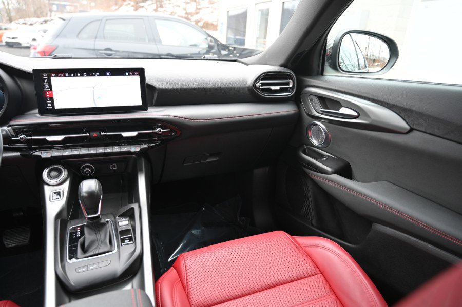 Used 2024 Dodge Hornet R/T Plus w/ Tech Pack Plus w/o Parking image 18