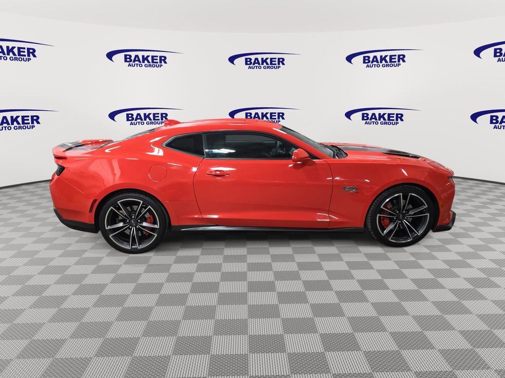 Certified 2018 Chevrolet Camaro SS w/ Hot Wheels Edition RWD image 4