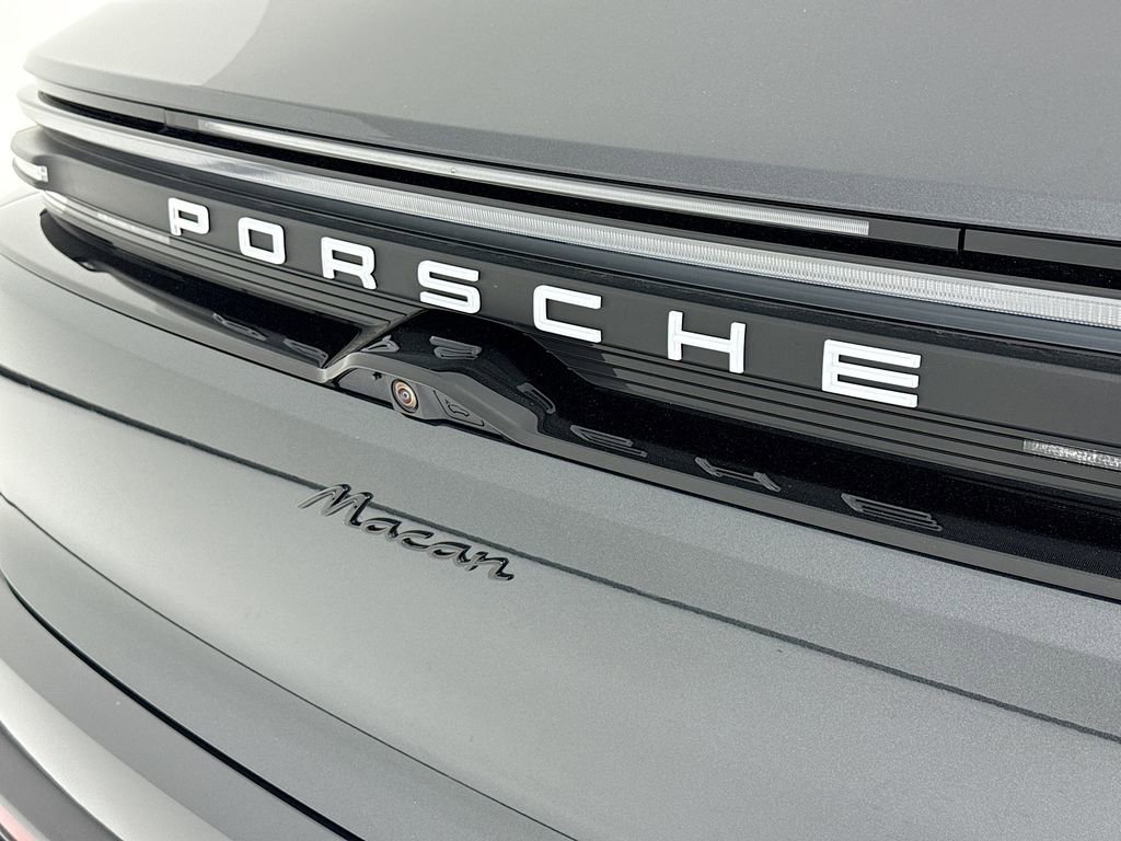 New 2026 Porsche Macan Electric image 37