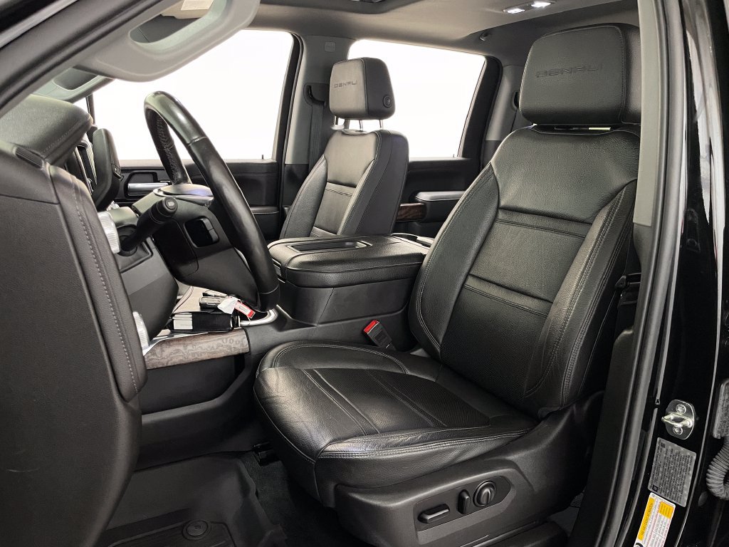 Used 2020 GMC Sierra 3500 Denali w/ Denali Ultimate Package AWD/4WD image 28