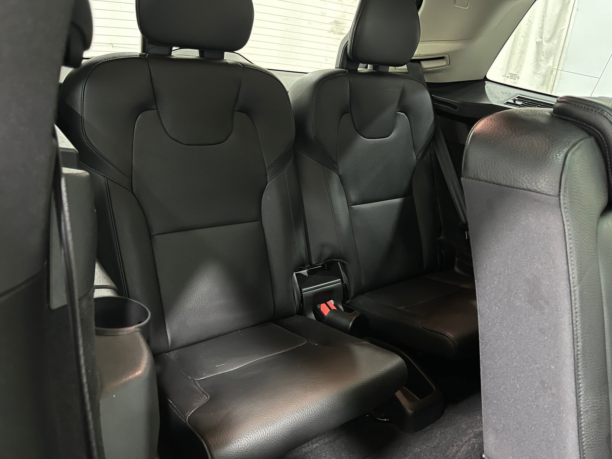 Used 2021 Volvo XC90 T6 Momentum w/ Advanced Package AWD/4WD image 32