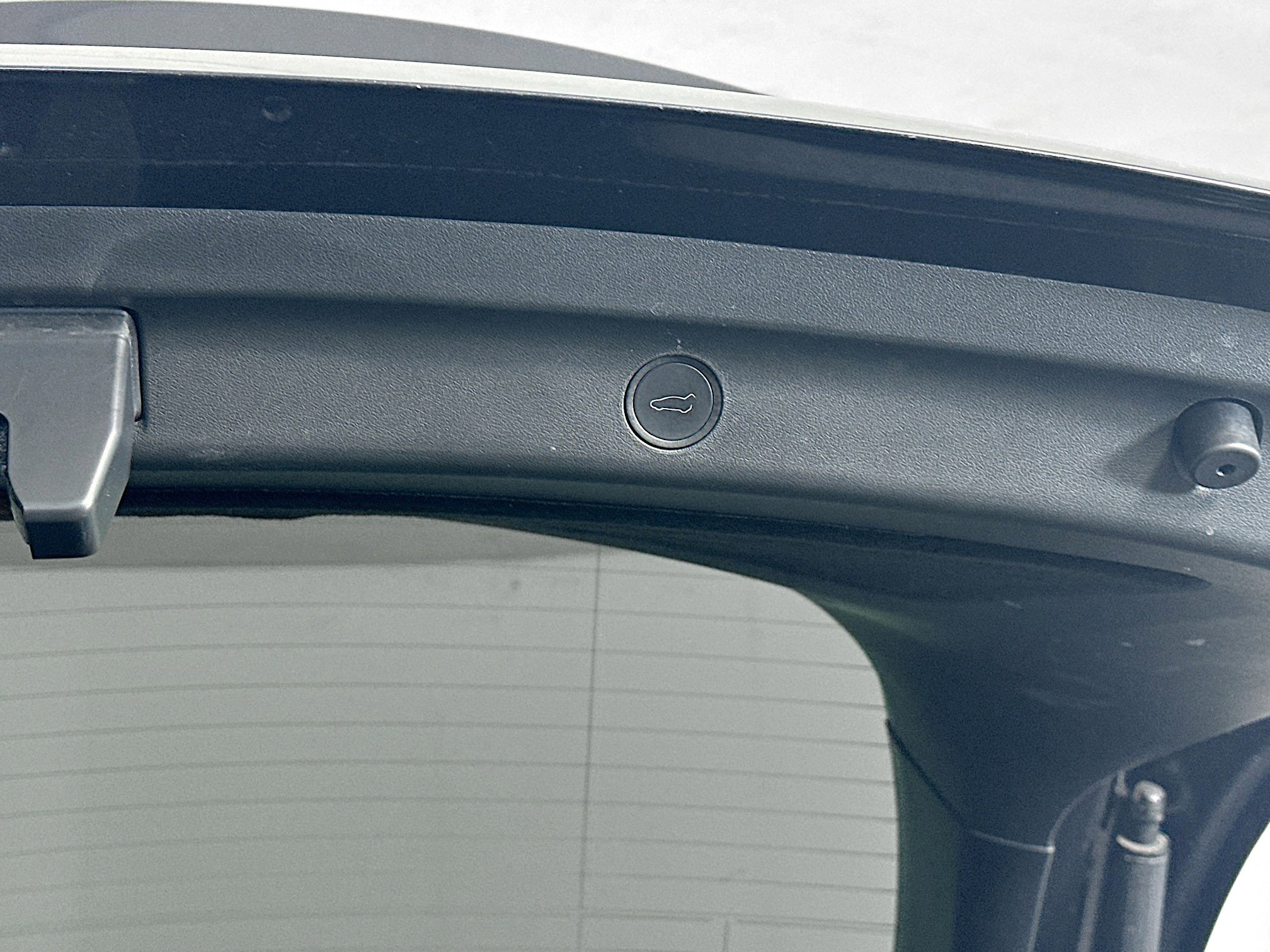 Used 2025 Tesla Model Y Long Range image 31