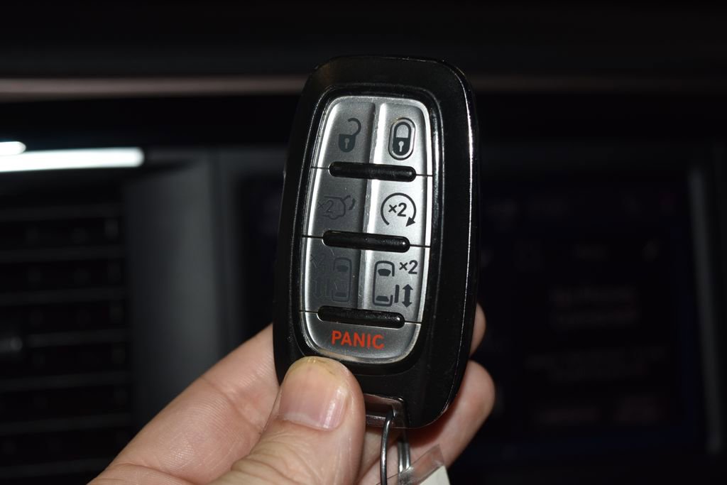 Used 2023 Chrysler Voyager LX FWD image 16
