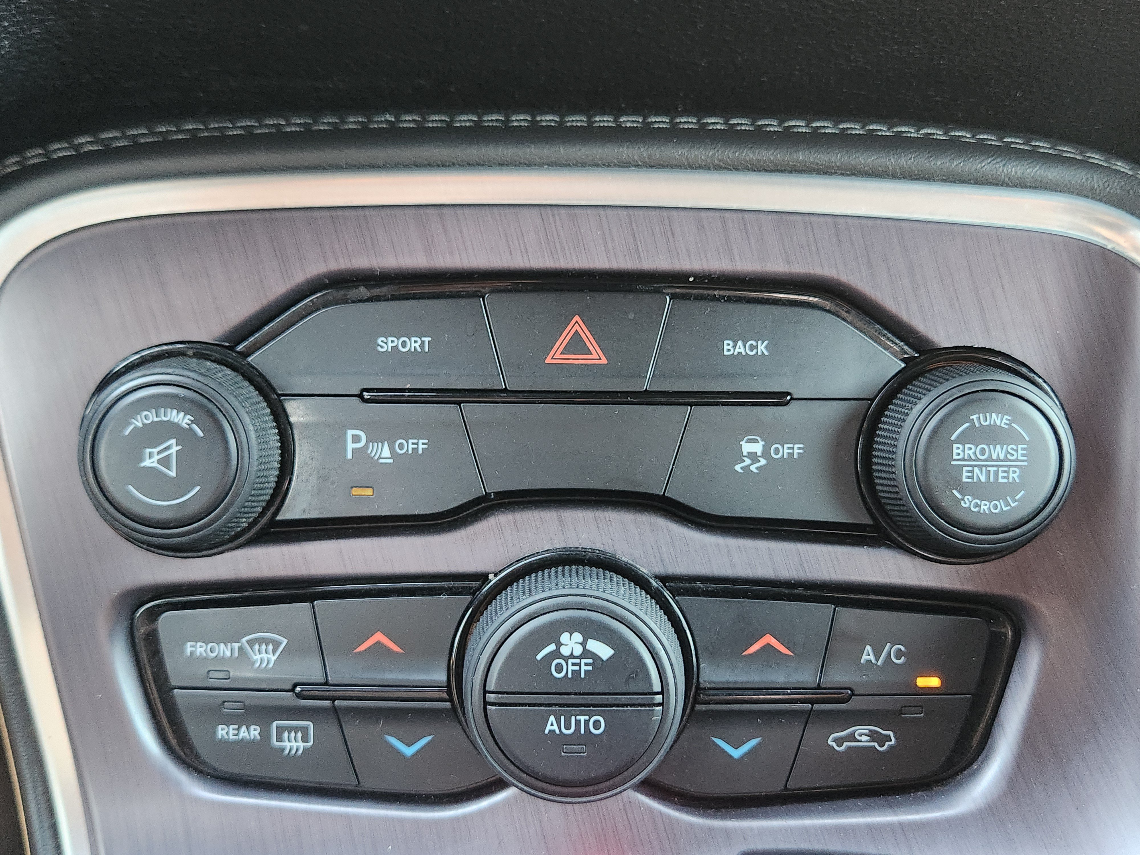 Used 2015 Dodge Challenger SXT w/ Super Sport Group (SS/T) RWD image 13