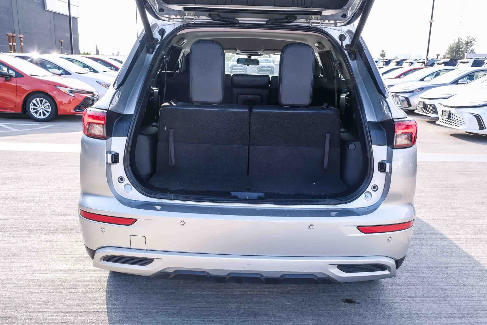 Used 2024 Mitsubishi Outlander SE AWD/4WD image 23