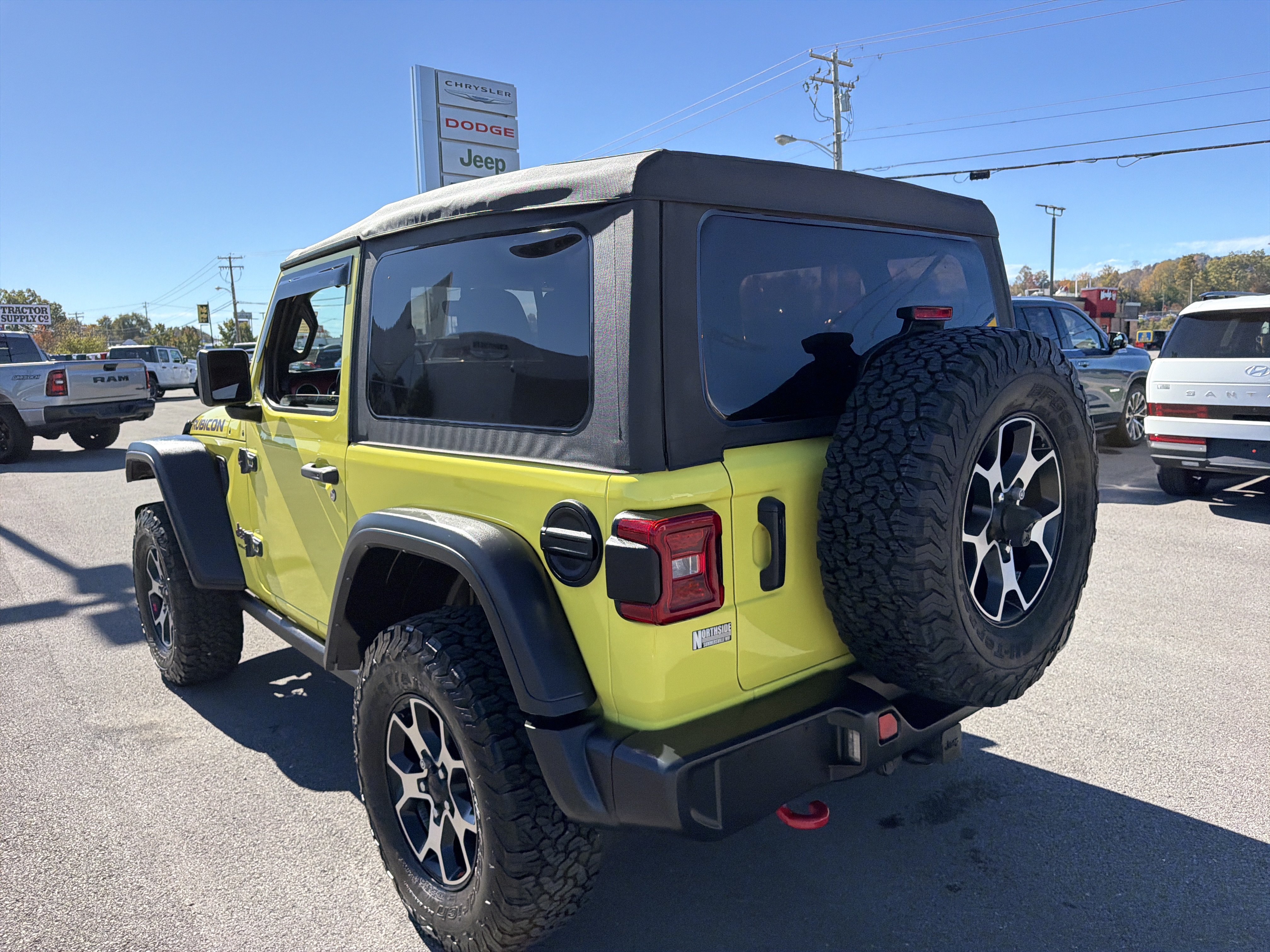 Used 2023 Jeep Wrangler Rubicon w/ LED Lighting Group AWD/4WD image 8