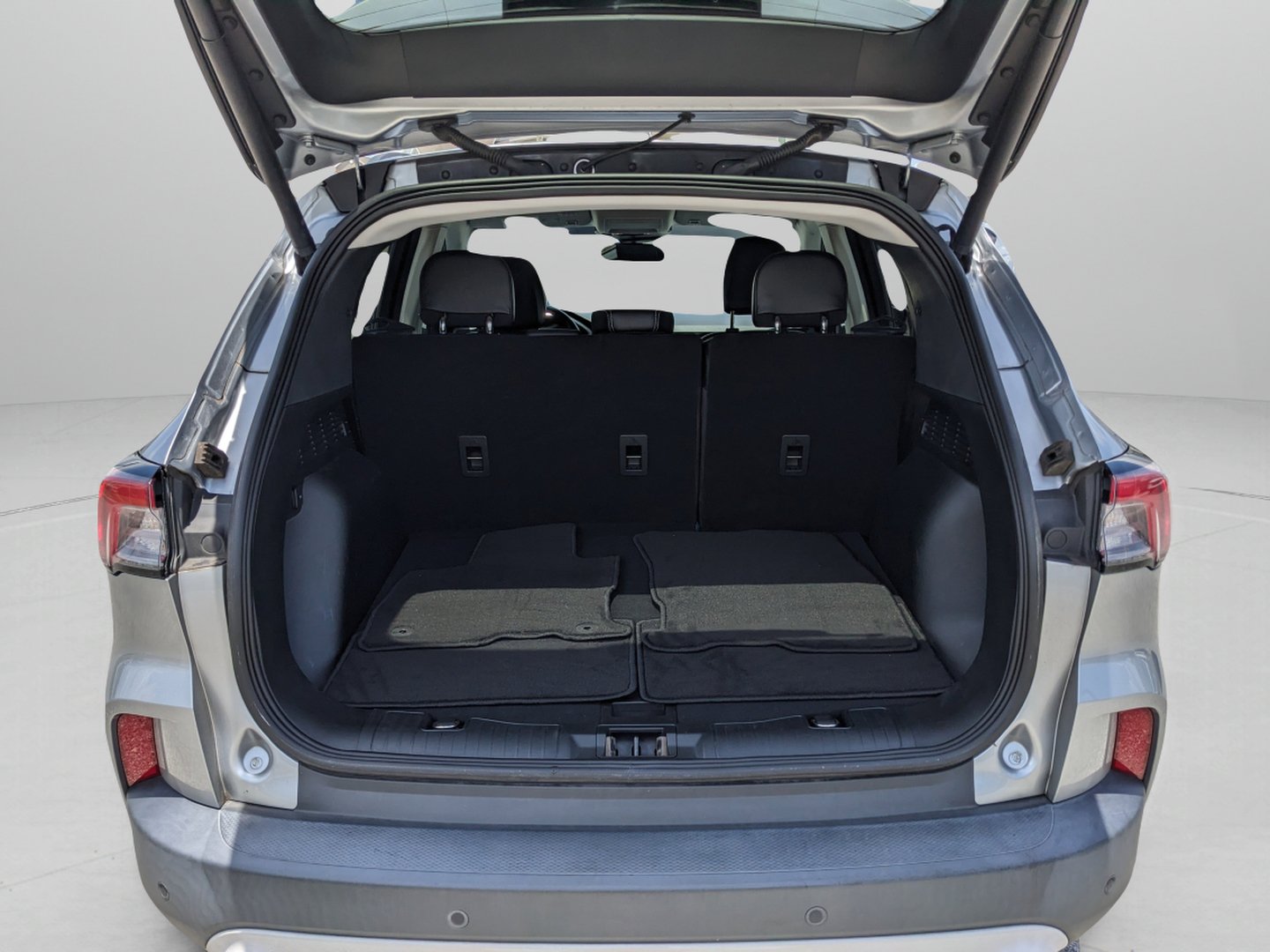 Used 2021 Ford Escape Titanium FWD image 15
