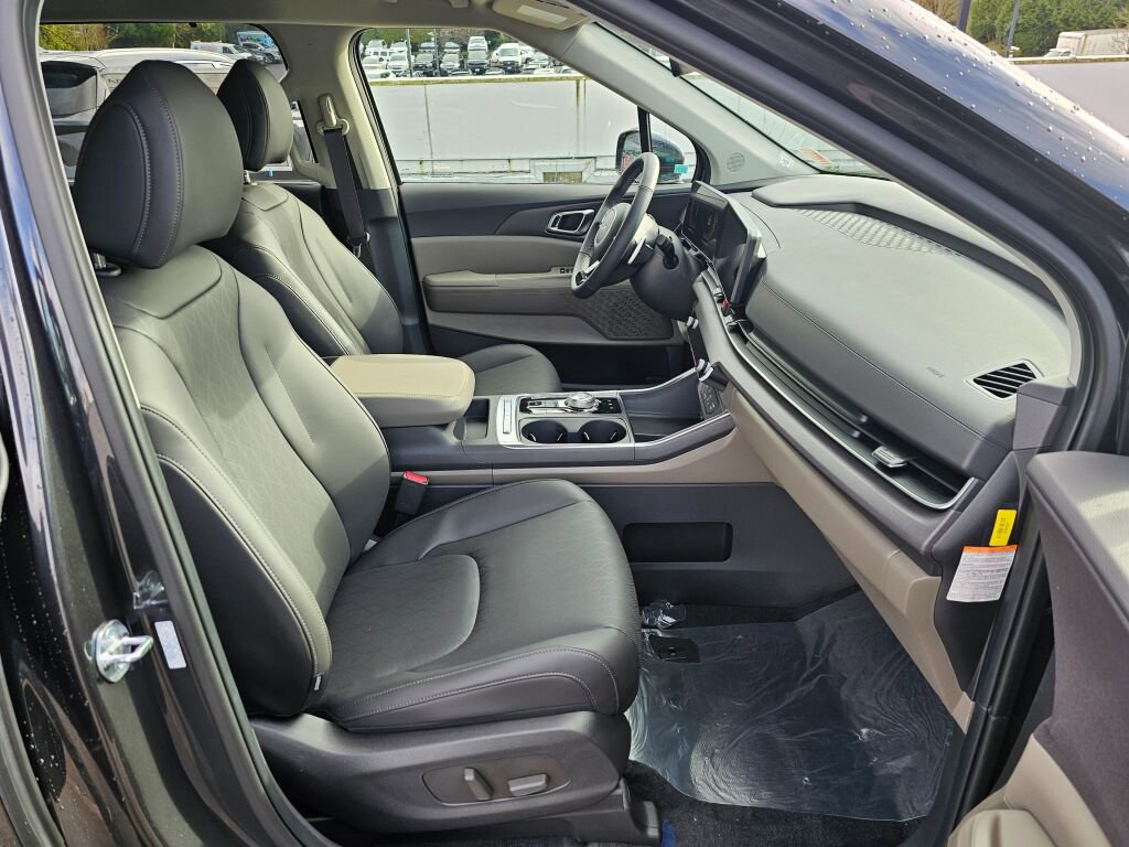 New 2026 Kia Carnival EX image 30