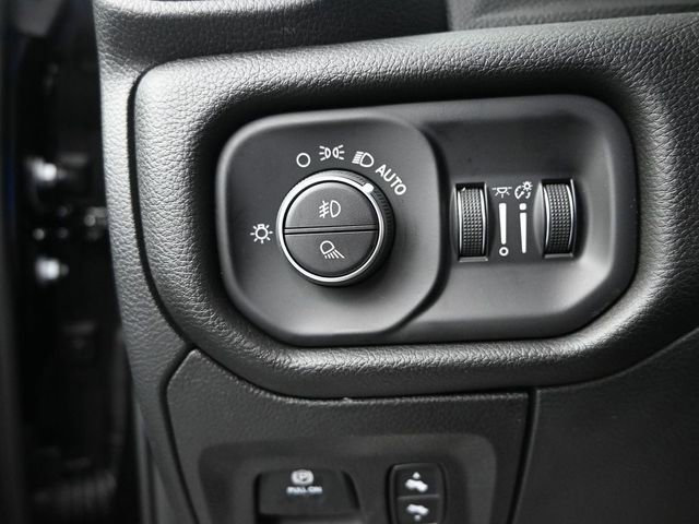 New 2026 RAM 1500 4x4 Crew Cab image 35