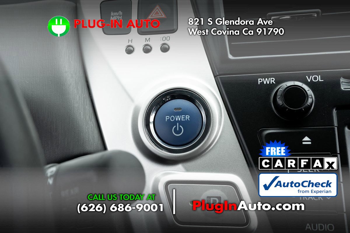 Used 2013 Toyota Prius V Two FWD image 18