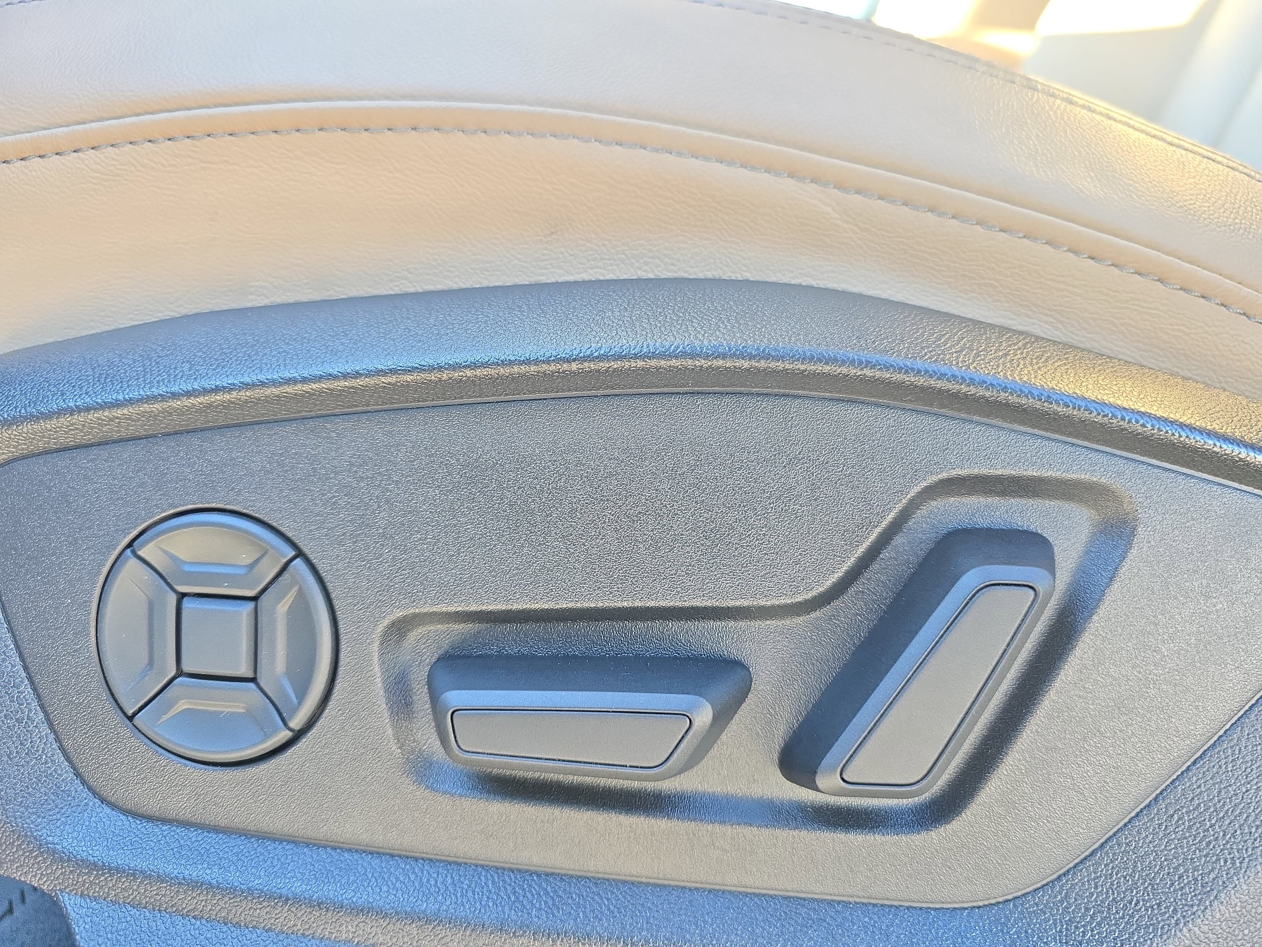 Certified 2025 Audi Q7 2.0T Premium Plus image 27