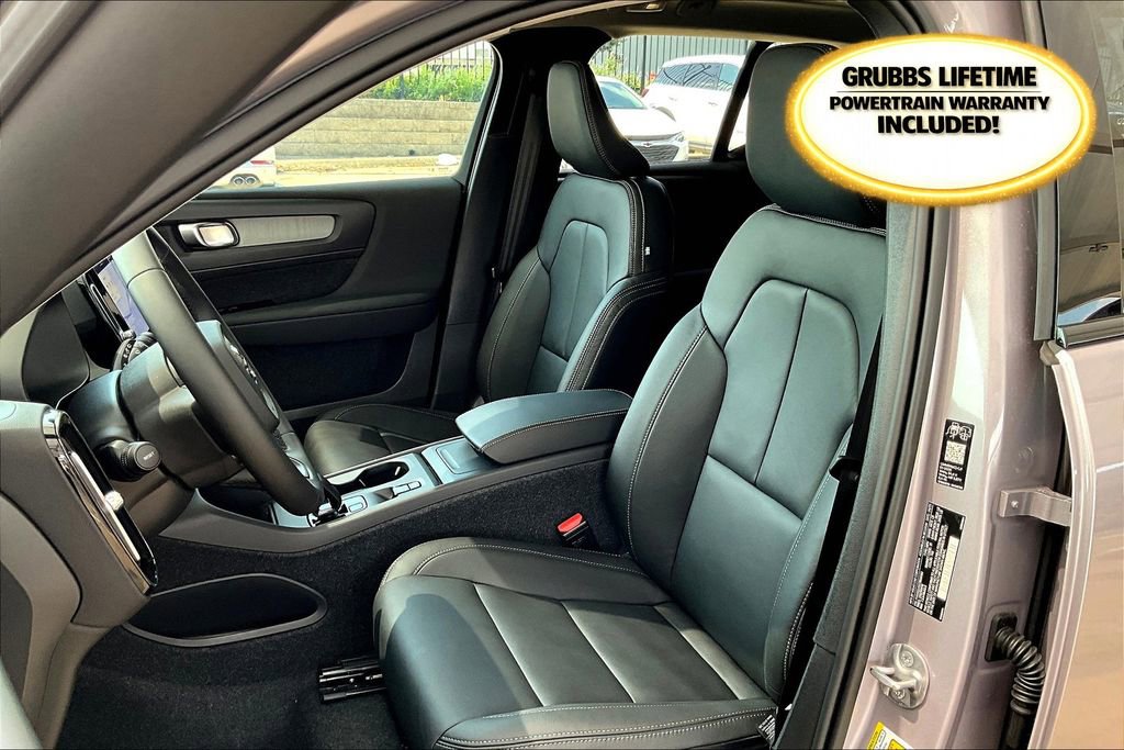 New 2026 Volvo XC40 B4 Core w/ Climate Package image 23