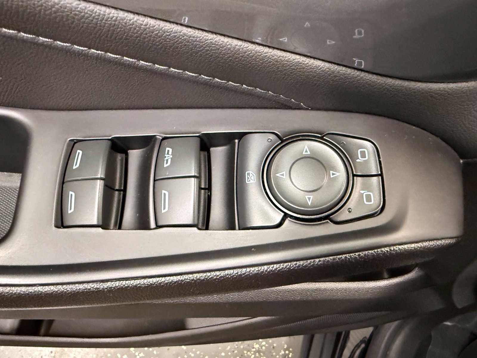 Used 2023 Chevrolet Traverse LT w/ LPO, Floor Liner Package AWD/4WD image 10