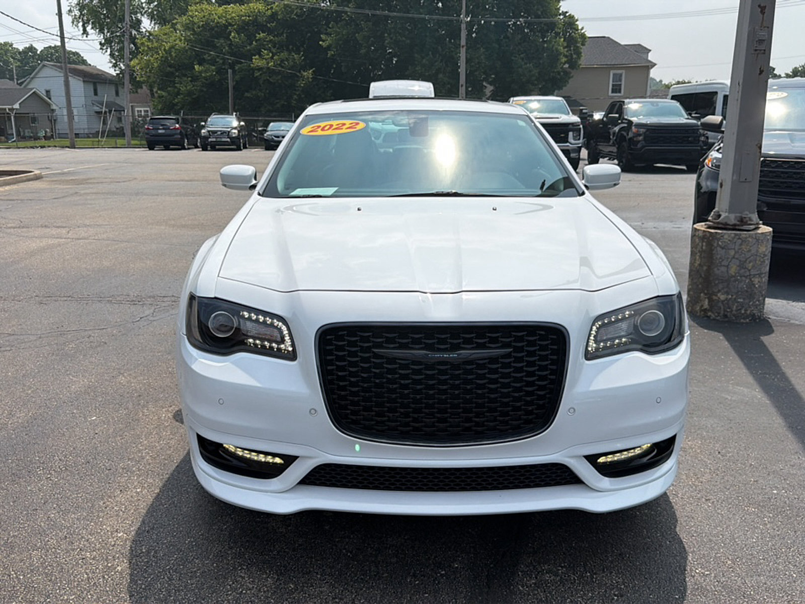 Used 2022 Chrysler 300 Touring L w/ Popular Equipment Group AWD/4WD image 2