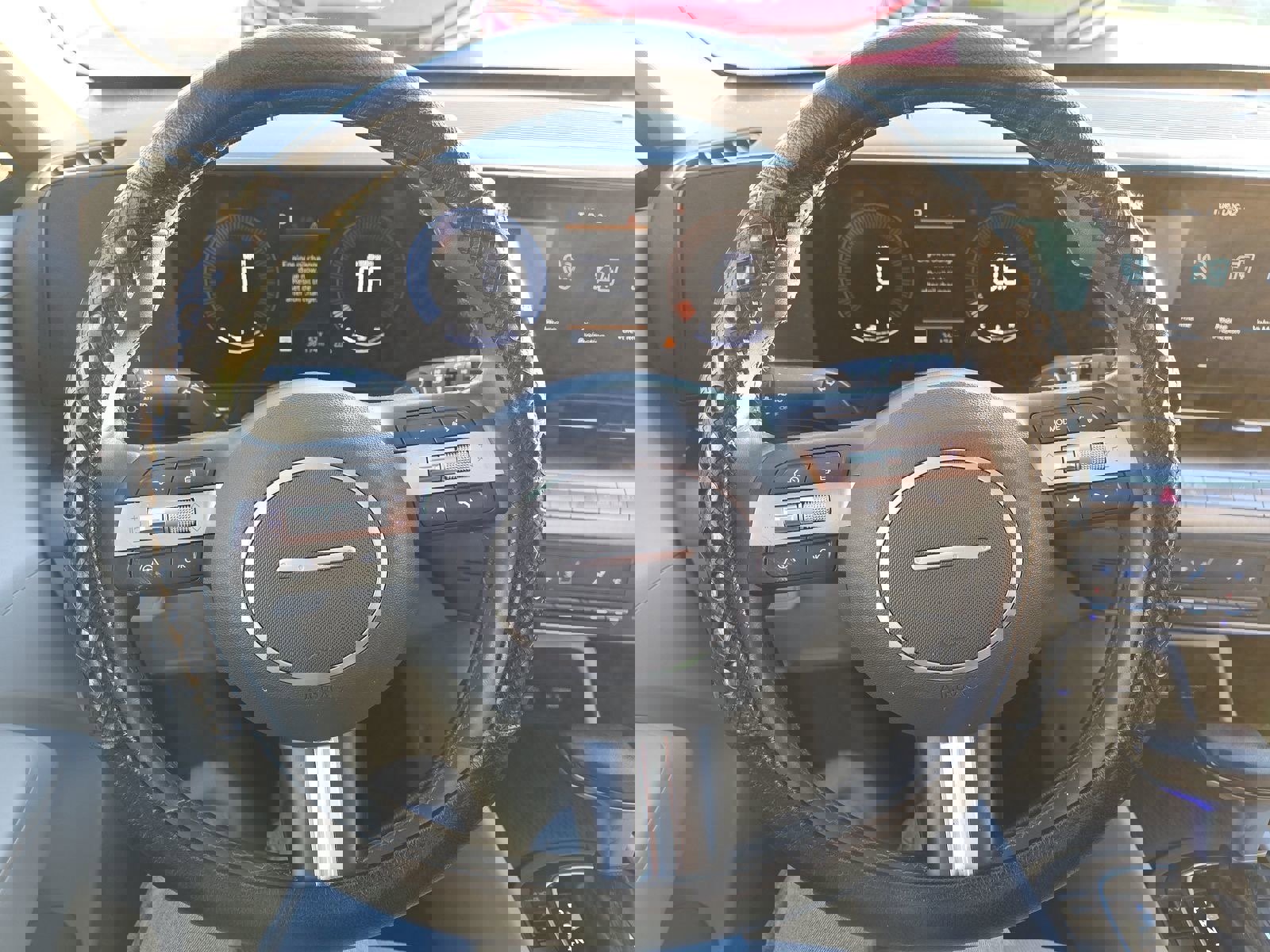 Used 2024 Hyundai Kona SEL image 5