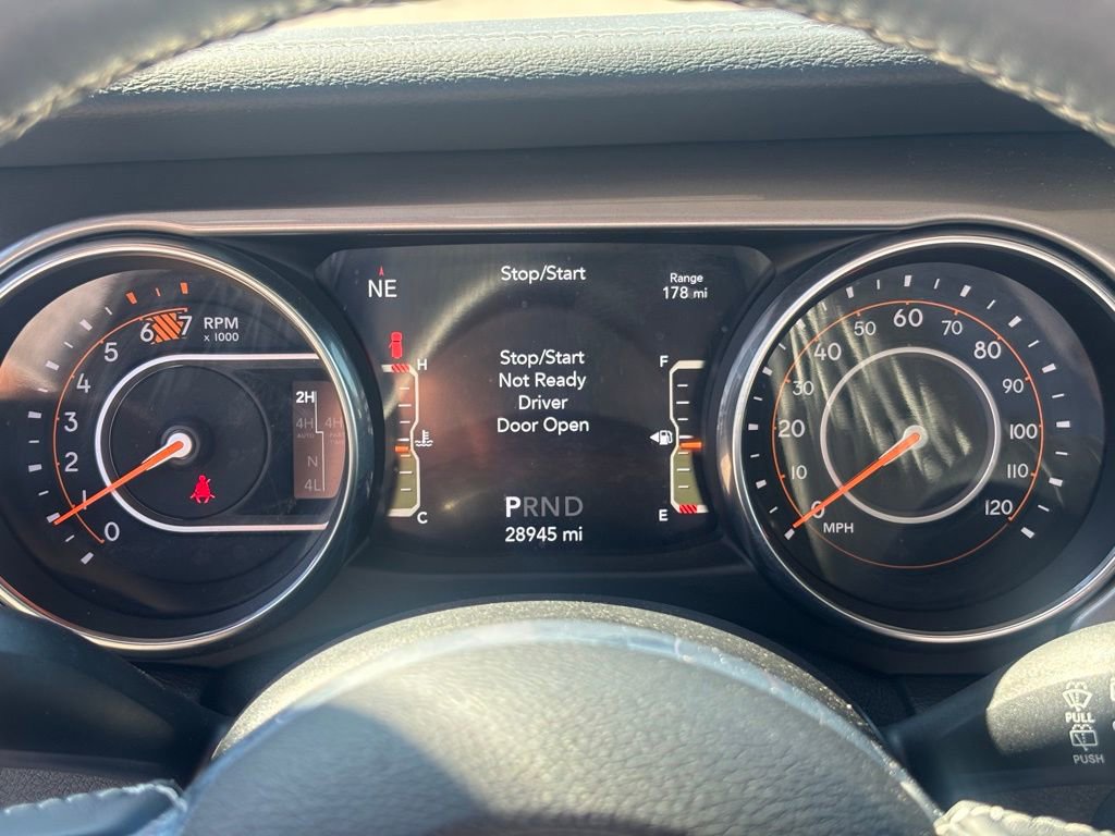 Used 2018 Jeep Wrangler Unlimited Sahara image 12