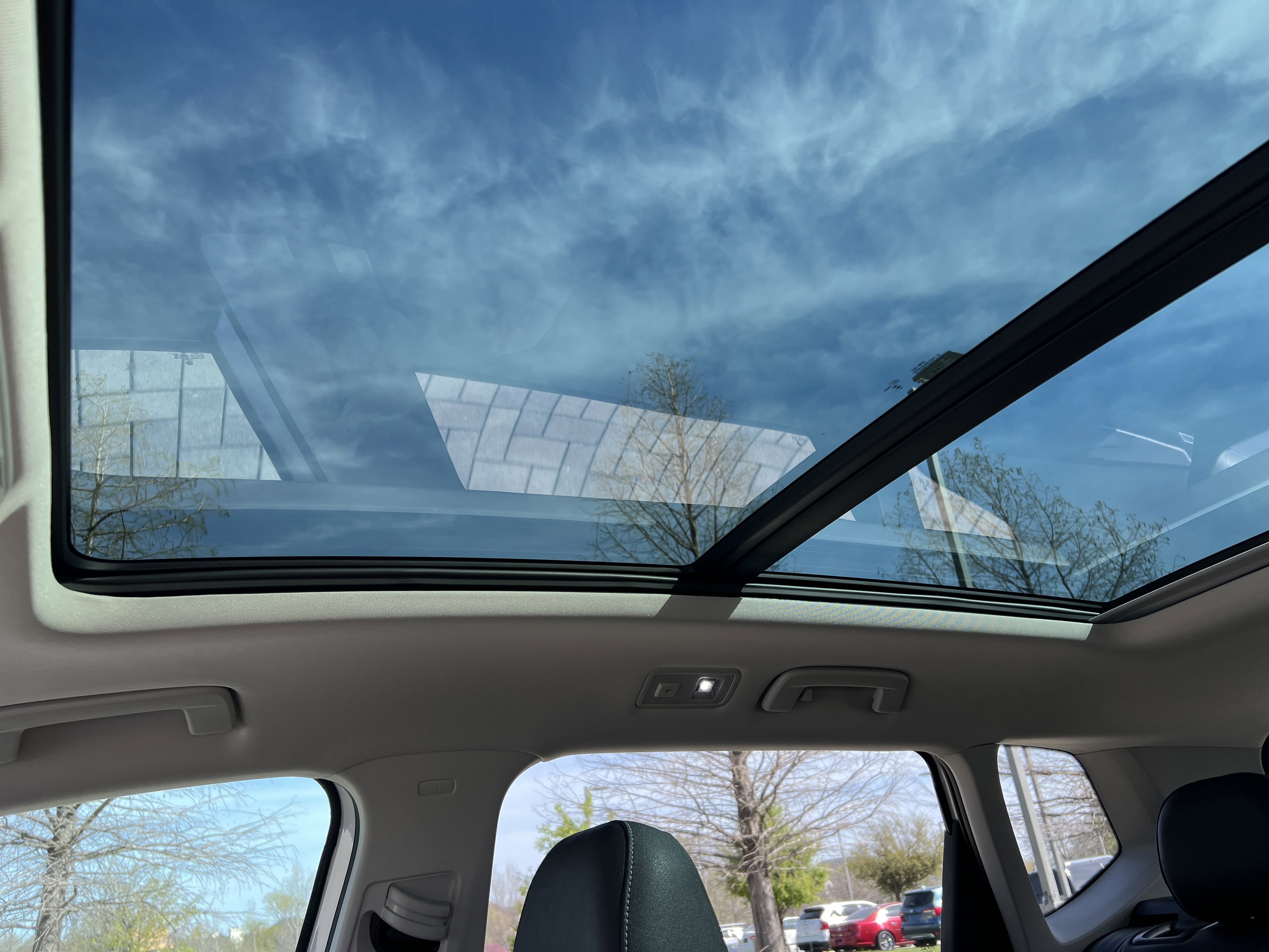 Certified 2025 Volkswagen Taos SE image 26