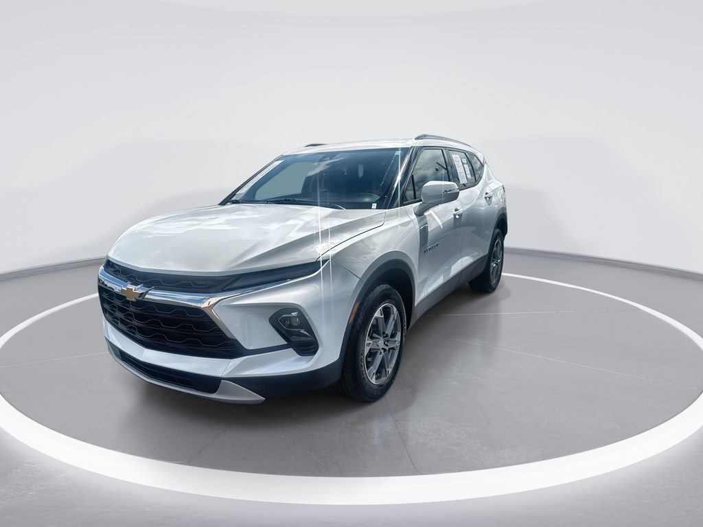 Used 2024 Chevrolet Blazer LT FWD image 4