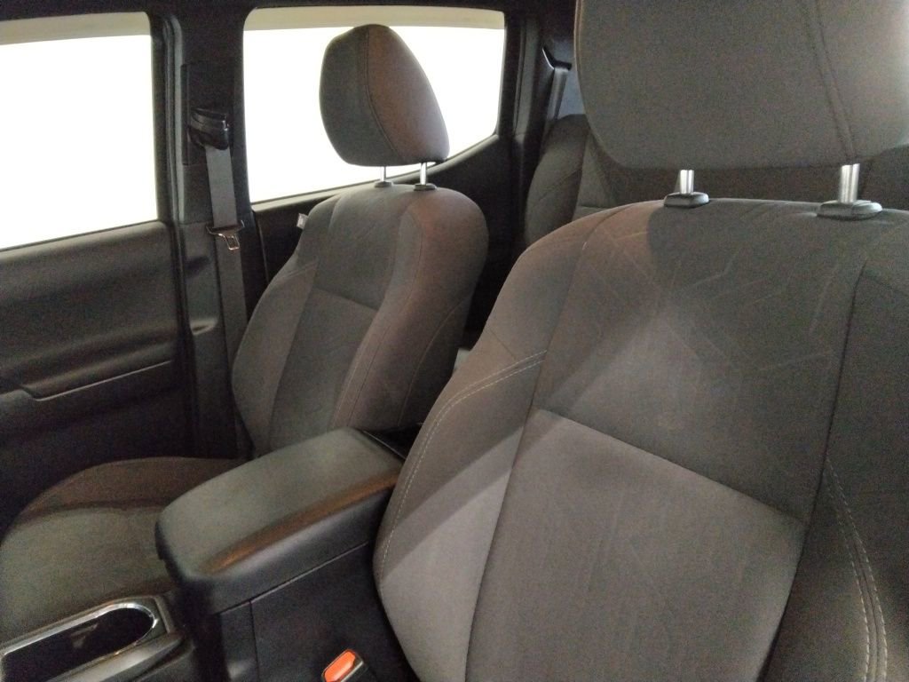 Used 2018 Toyota Tacoma TRD Off-Road image 28