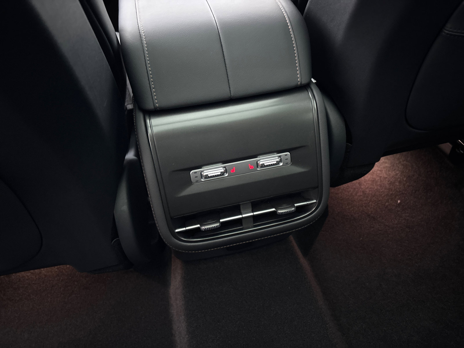 New 2026 Lincoln Nautilus Premier w/ Equipment Group 102A image 34