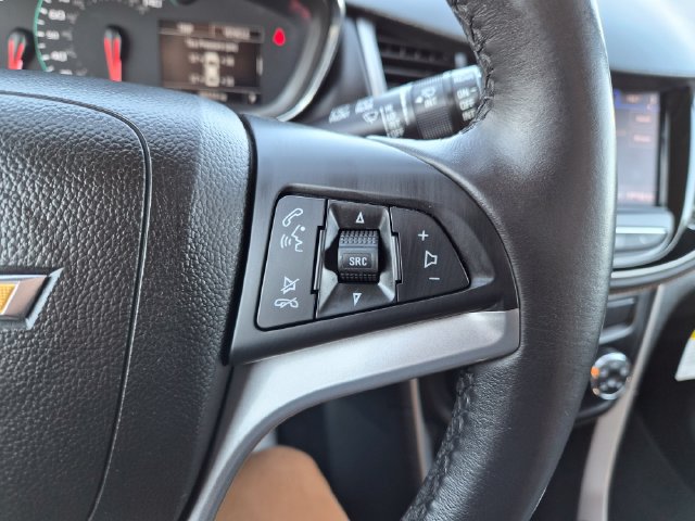 Used 2021 Chevrolet Trax LT w/ LT Convenience Package AWD/4WD image 19