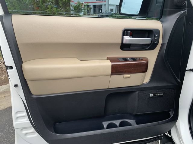 Used 2016 Toyota Sequoia Platinum RWD image 17