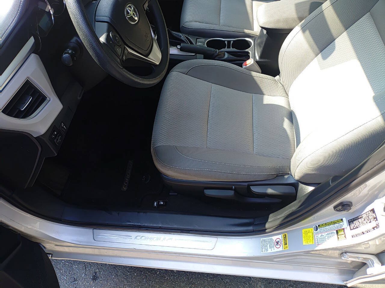 Used 2016 Toyota Corolla LE w/ Body Protection Package #1 FWD image 9
