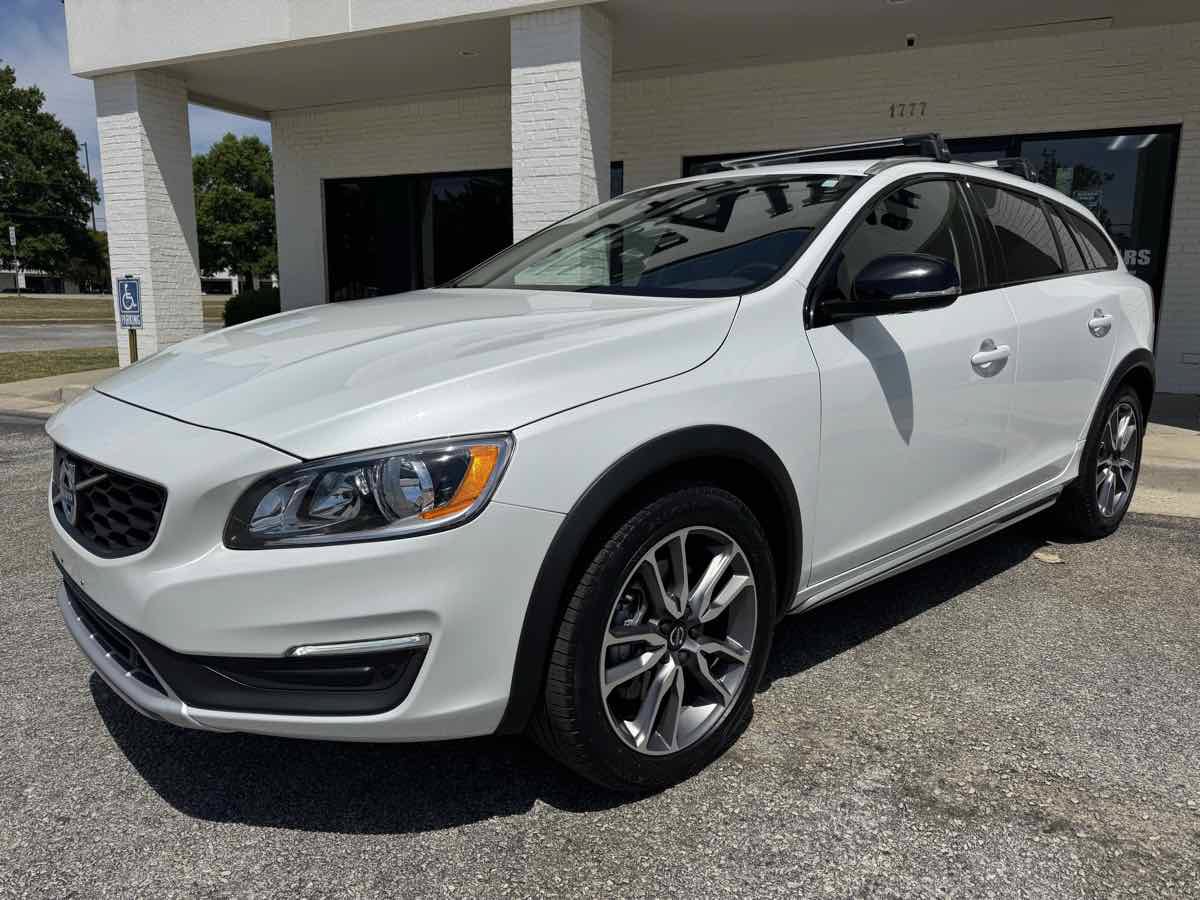 Used 2018 Volvo V60 T5 Cross Country AWD/4WD image 36