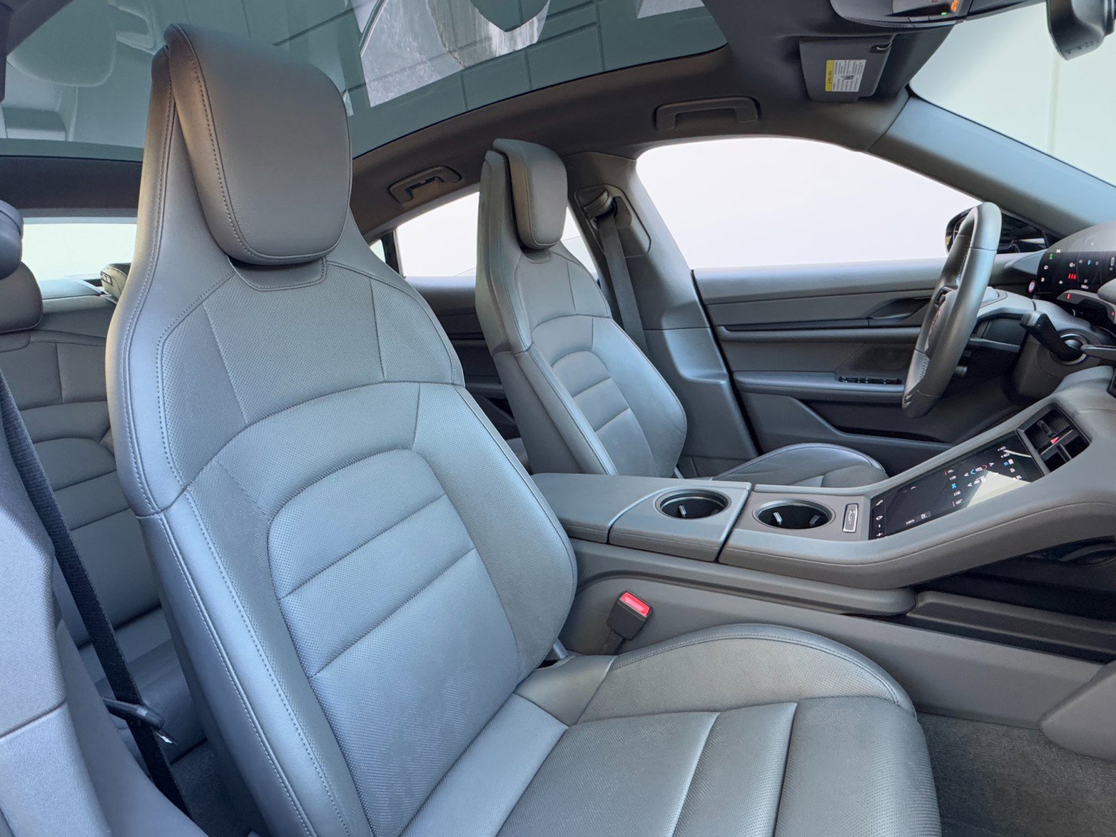 Used 2020 Porsche Taycan 4S image 38