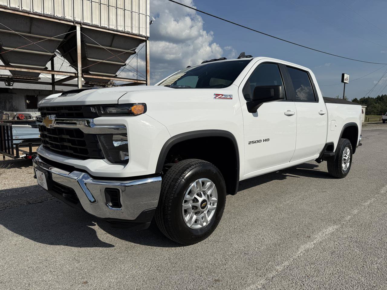 Used 2024 Chevrolet Silverado 2500 LT AWD/4WD image 1