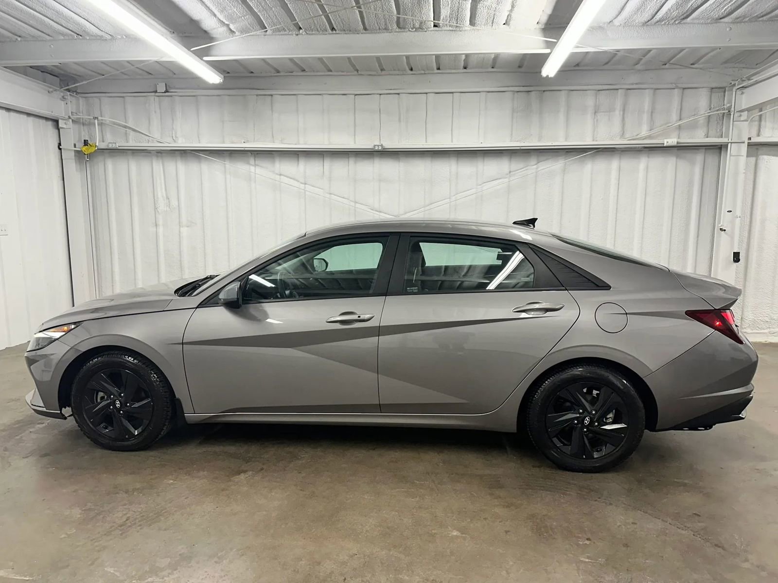 Used 2023 Hyundai Elantra SEL image 9