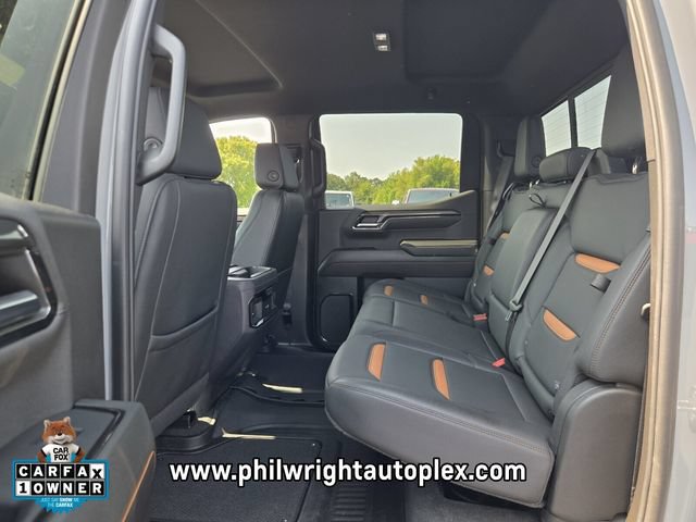Used 2024 GMC Sierra 1500 AT4 w/ Technology Package AWD/4WD image 11