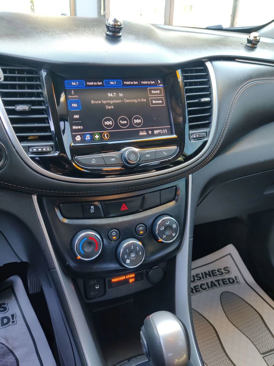 Used 2022 Chevrolet Trax LT w/ Midnight Edition image 22