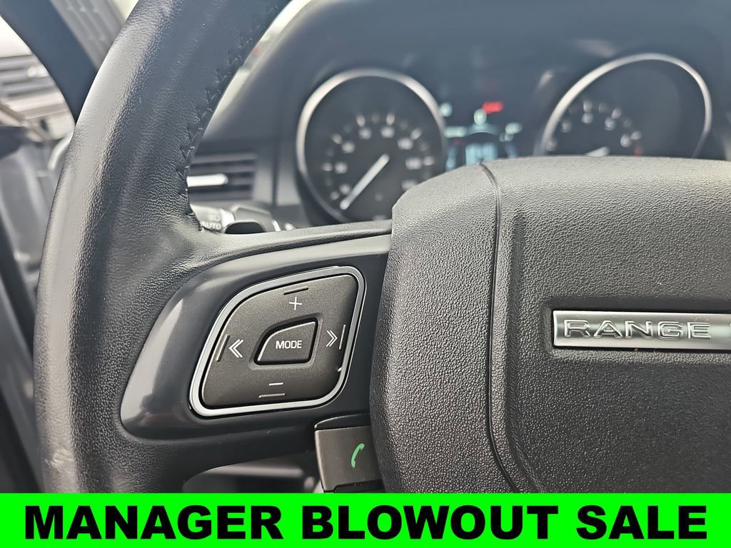 Used 2019 Land Rover Range Rover Evoque SE Premium image 17