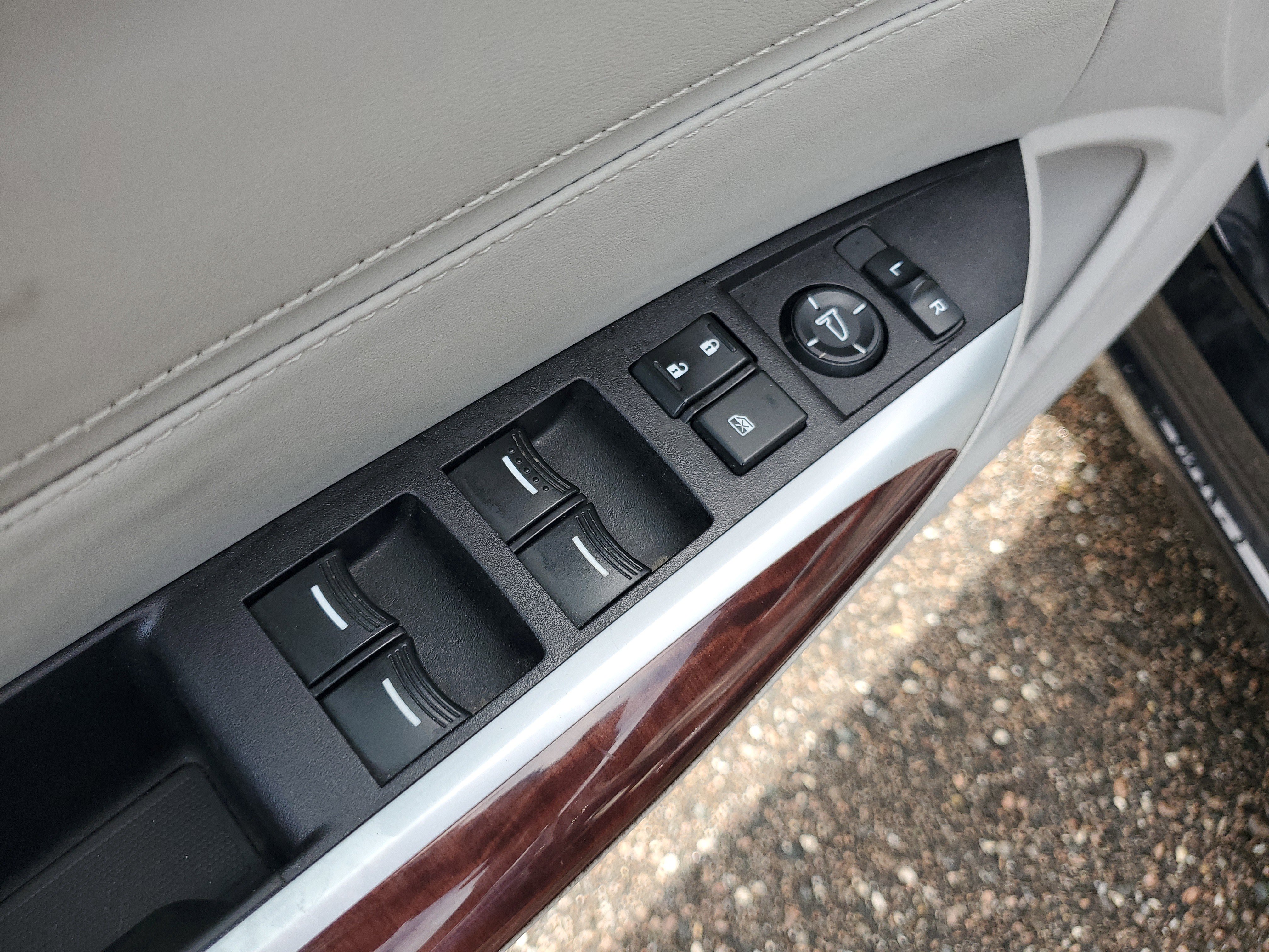 Used 2015 Acura TLX V6 w/ Technology Package image 25