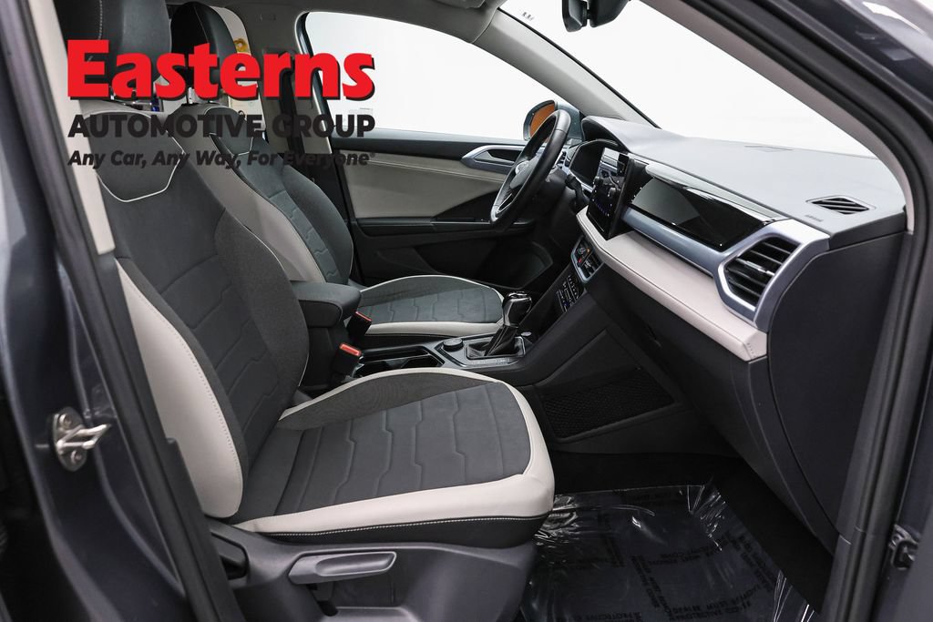 Used 2025 Volkswagen Taos SE AWD/4WD image 24