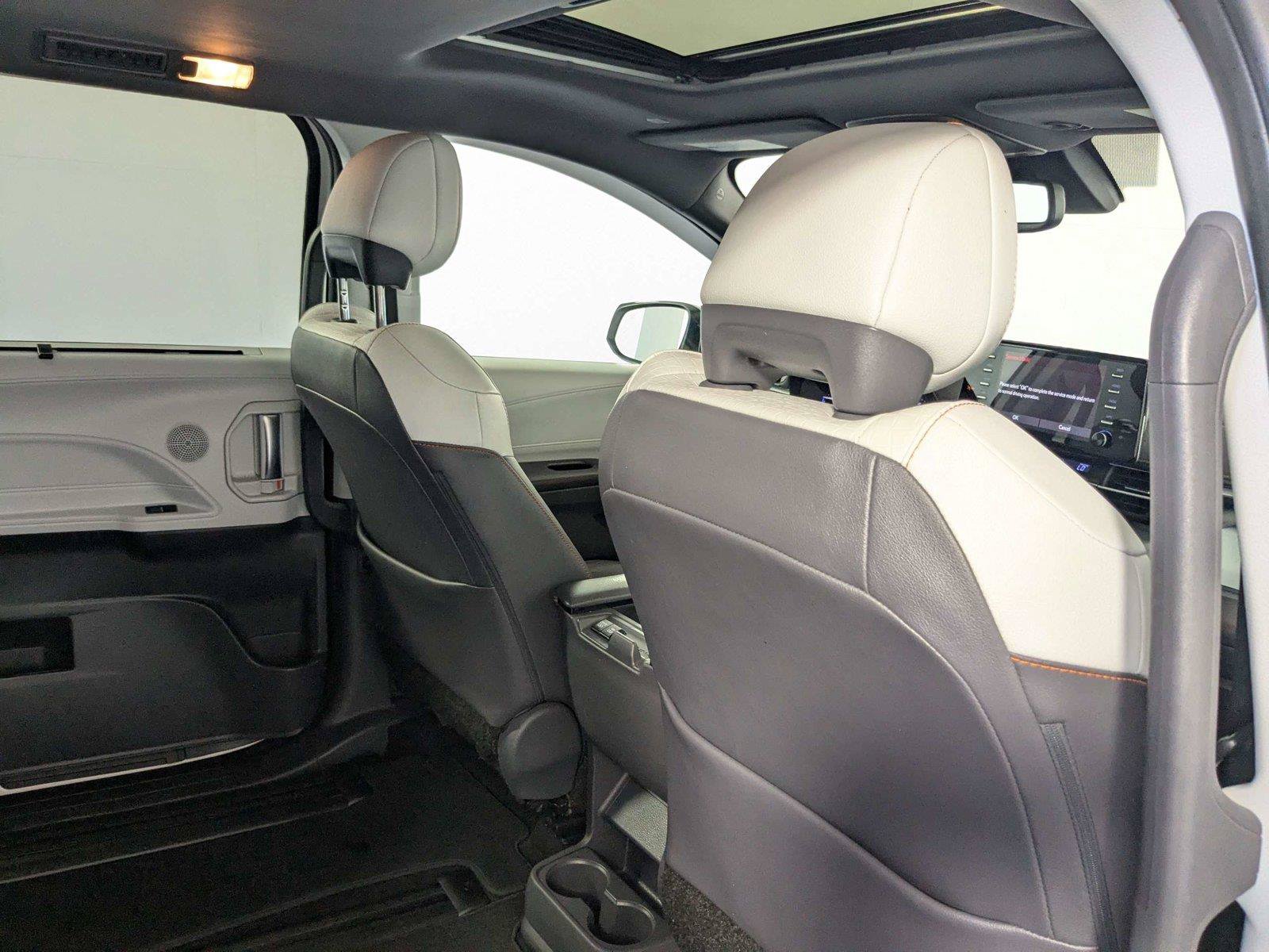 Used 2021 Toyota Sienna XSE AWD/4WD image 33
