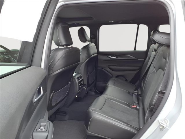 New 2025 Jeep Grand Cherokee 4WD image 12